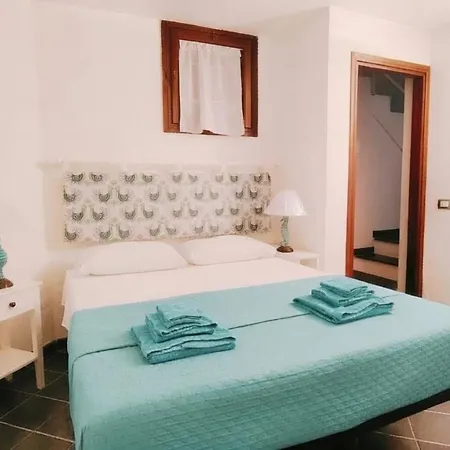 Nyaraló Hh - Four-room Sea View - Unit A *
